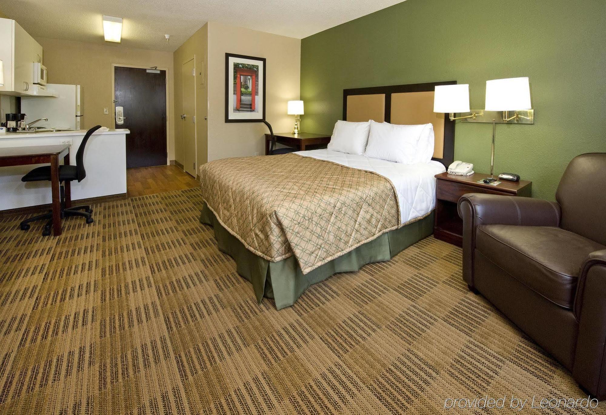 Extended Stay America Suites - Richmond - Hilltop Mall Eksteriør billede